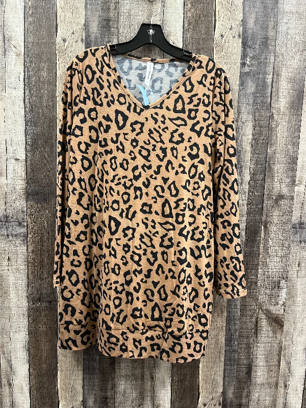 Tunic Long Sleeve By Tickled Teal In Animal Print, Size: S