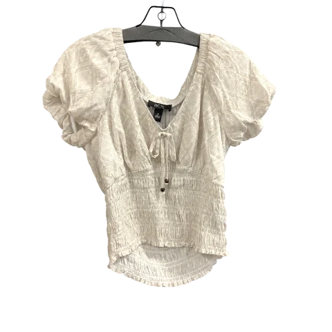 Top Short Sleeve By Bcx In Beige, Size: M